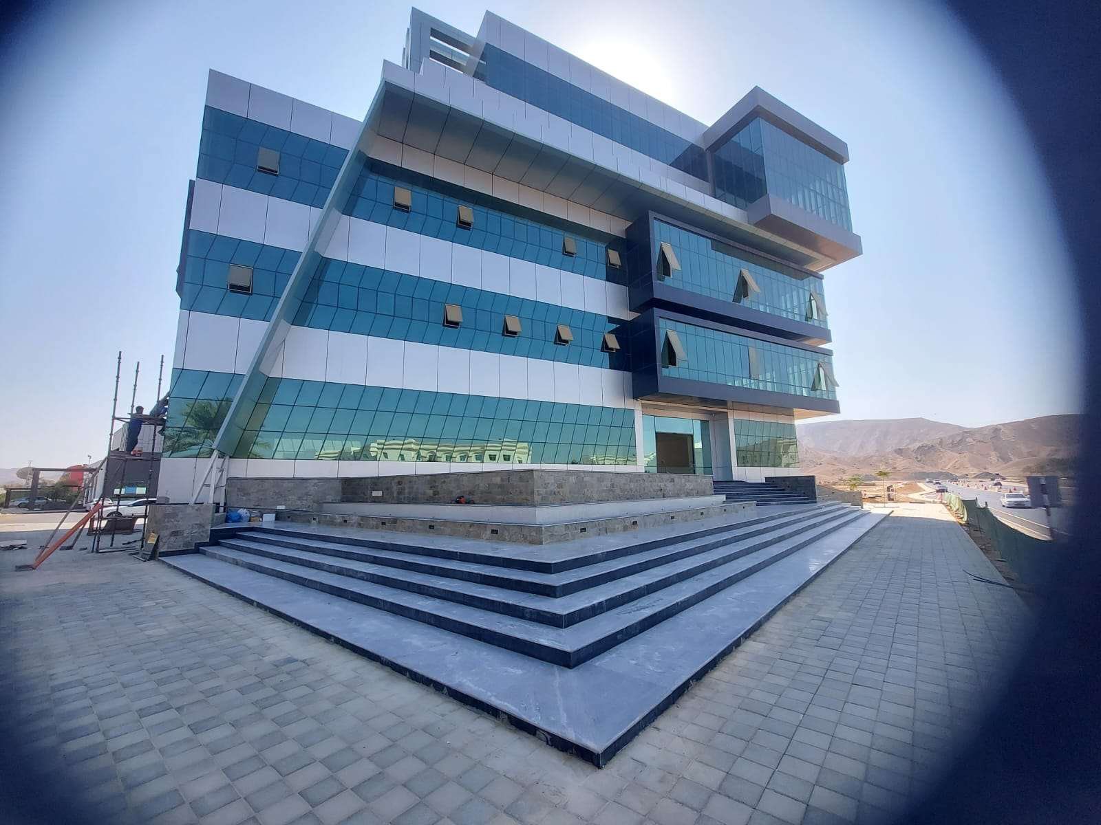 Modern commercial building by Al Mamourah